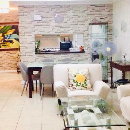 67 Sqm. Condo Unit In Robinson Place Residences Manila Ngoại thất bức ảnh