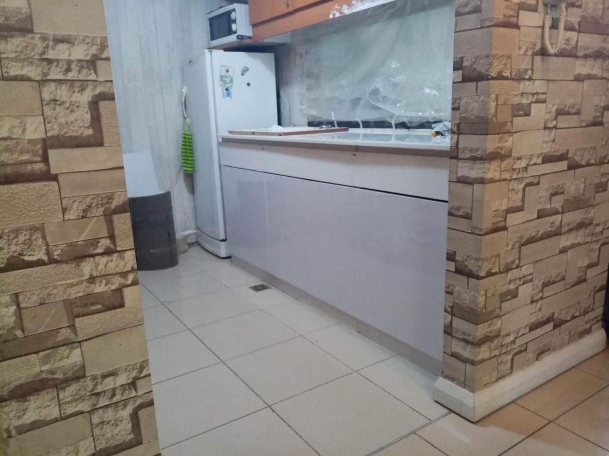 67 Sqm. Condo Unit In Robinson Place Residences Manila Ngoại thất bức ảnh