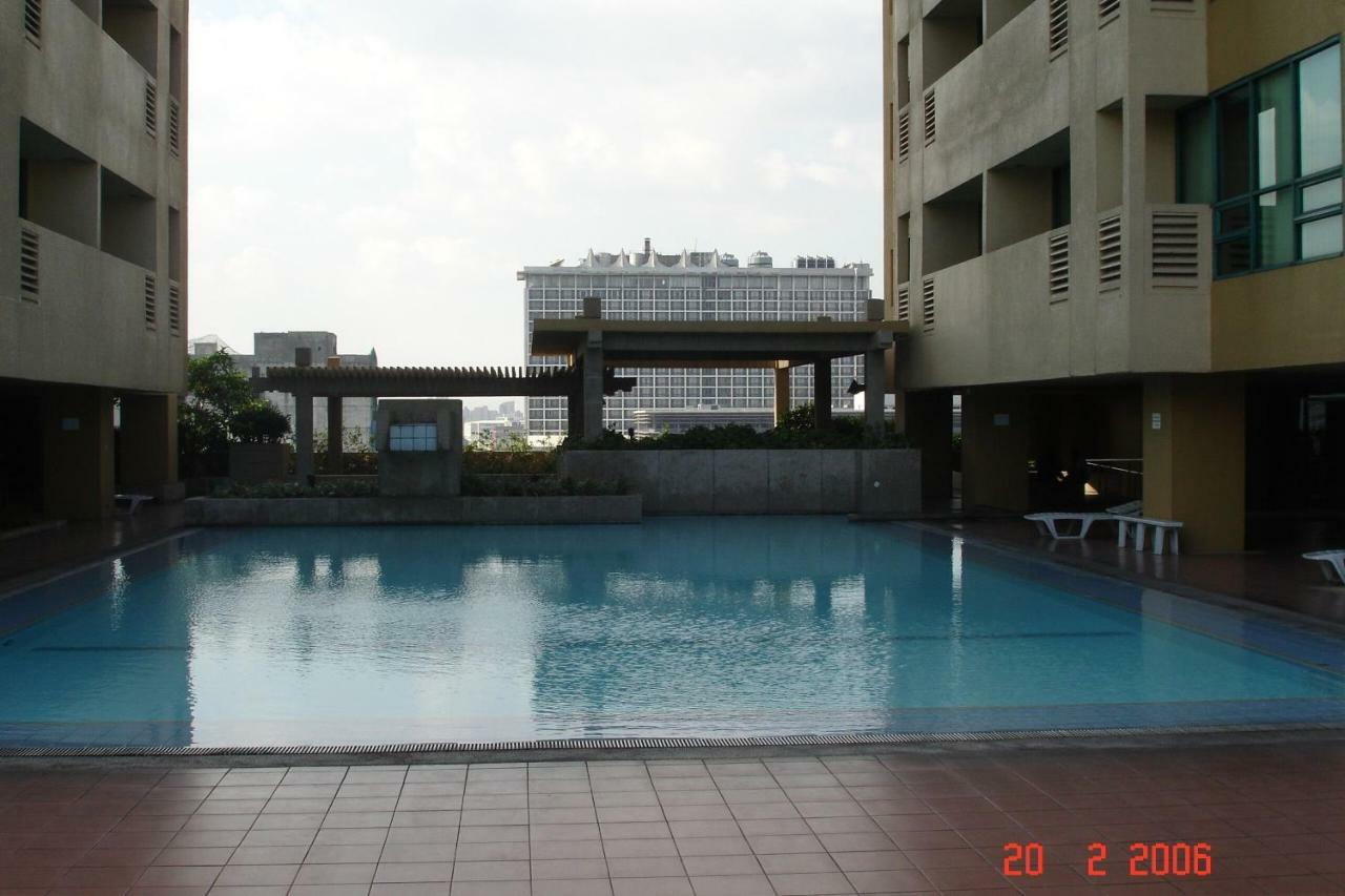 67 Sqm. Condo Unit In Robinson Place Residences Manila Ngoại thất bức ảnh