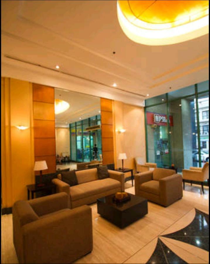 67 Sqm. Condo Unit In Robinson Place Residences Manila Ngoại thất bức ảnh