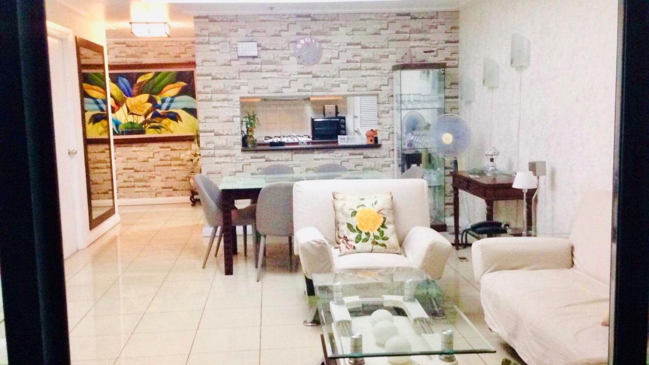 67 Sqm. Condo Unit In Robinson Place Residences Manila Ngoại thất bức ảnh